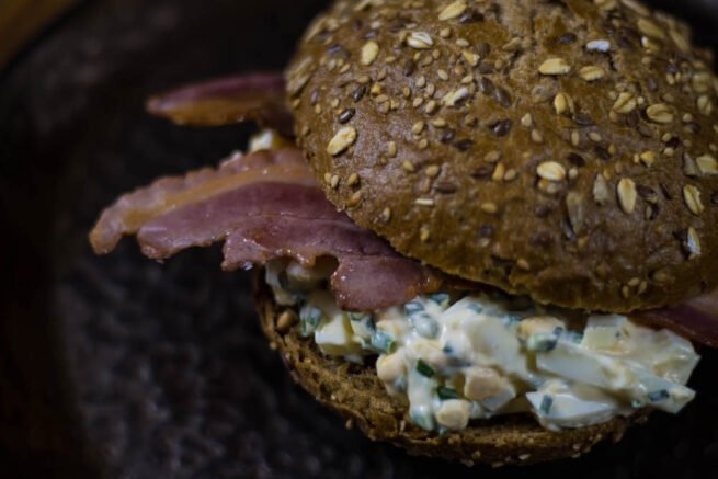 Broodje Eiersalade met bacon